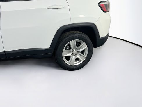 Used 2022 Jeep Compass Latitude w/ Convenience Group AWD/4WD image 28