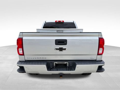 Used 2017 Chevrolet Silverado 1500 LTZ Z71 w/ LTZ Plus Package AWD/4WD image 11
