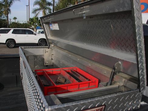 Used 2018 RAM 3500 Tradesman w/ Popular Equipment Group image 9