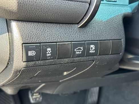 Used 2019 Toyota Camry SE FWD image 28