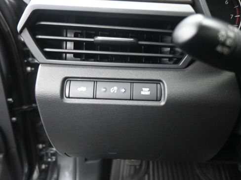 Used 2025 Nissan Altima 2.5 SV FWD image 14