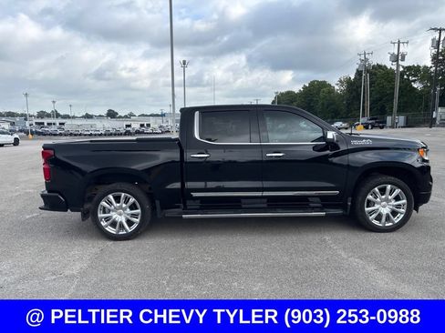 Used 2022 Chevrolet Silverado 1500 High Country w/ High Country Premium Package AWD/4WD image 9
