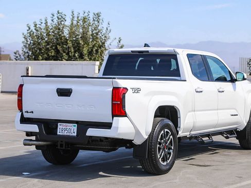 Used 2026 Toyota Tacoma TRD Sport AWD/4WD image 5