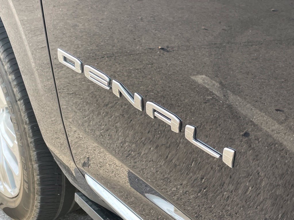 Used 2023 GMC Yukon Denali RWD image 6