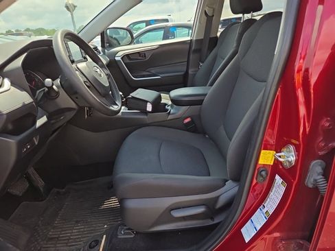 Used 2022 Toyota RAV4 LE AWD/4WD image 7