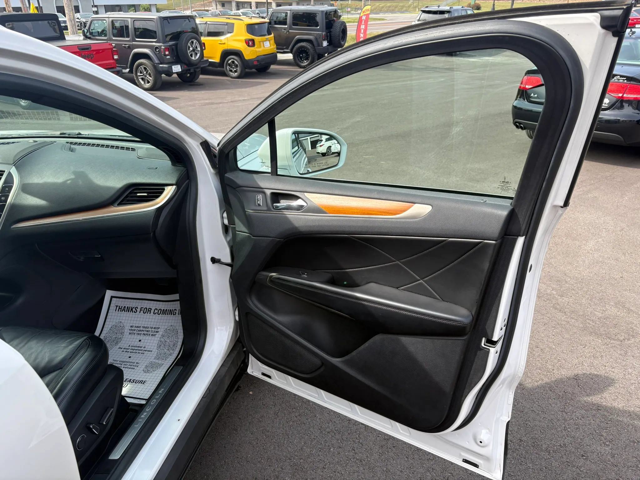 Used 2018 Lincoln MKC Select w/ Select Plus Package FWD image 32