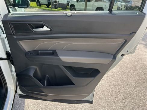 Certified 2023 Volkswagen Atlas SE image 38