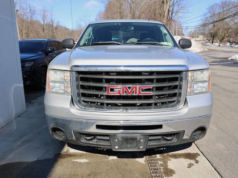 Used 2010 GMC Sierra 2500 SLE w/ Snow Plow Prep Package image 2