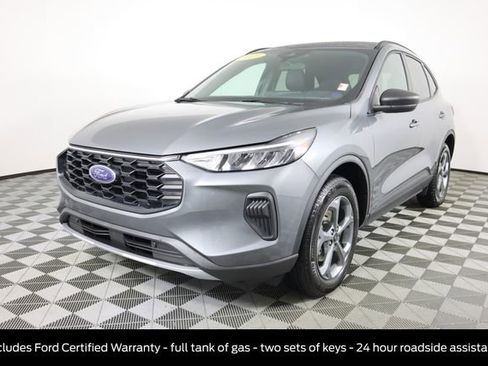 Certified 2025 Ford Escape ST-Line w/ Tech Pack #1 AWD/4WD image 9