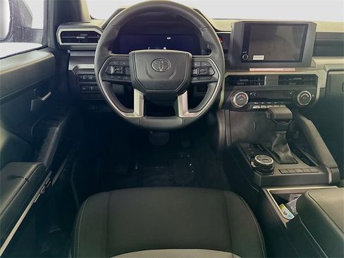 Certified 2025 Toyota Tacoma TRD Off-Road image 21