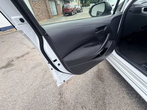Used 2022 Toyota Corolla LE FWD image 45