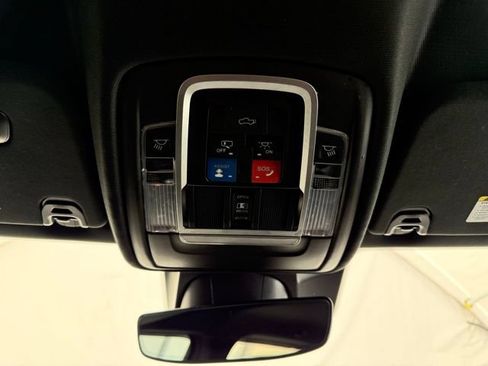 Used 2022 RAM 1500 Laramie AWD/4WD image 43