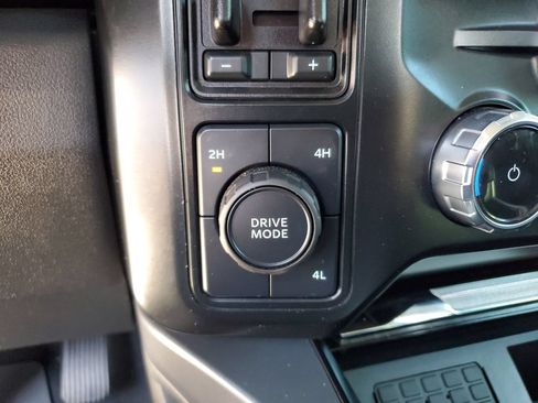 Used 2024 Ford F450 Lariat w/ Lariat Ultimate Package AWD/4WD image 25