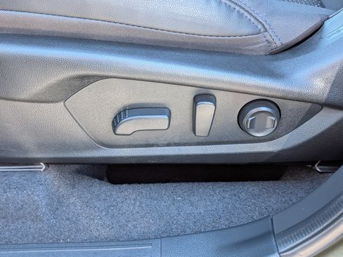 Certified 2025 Subaru Forester Premium AWD/4WD image 20