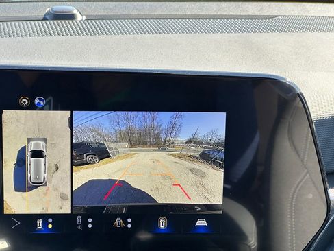 New 2026 Chevrolet Equinox LT w/ Safety and Technology Package image 17