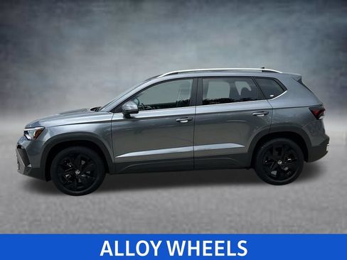 Certified 2026 Volkswagen Taos SE w/ Black Wheel Package FWD image 3