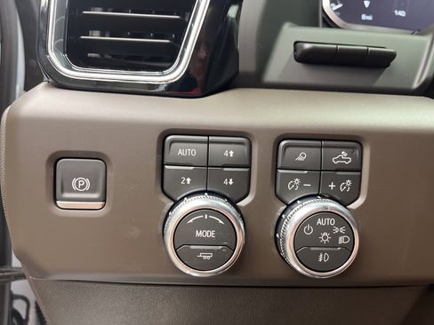 New 2026 GMC Sierra 2500 Denali w/ Denali Reserve Package image 12