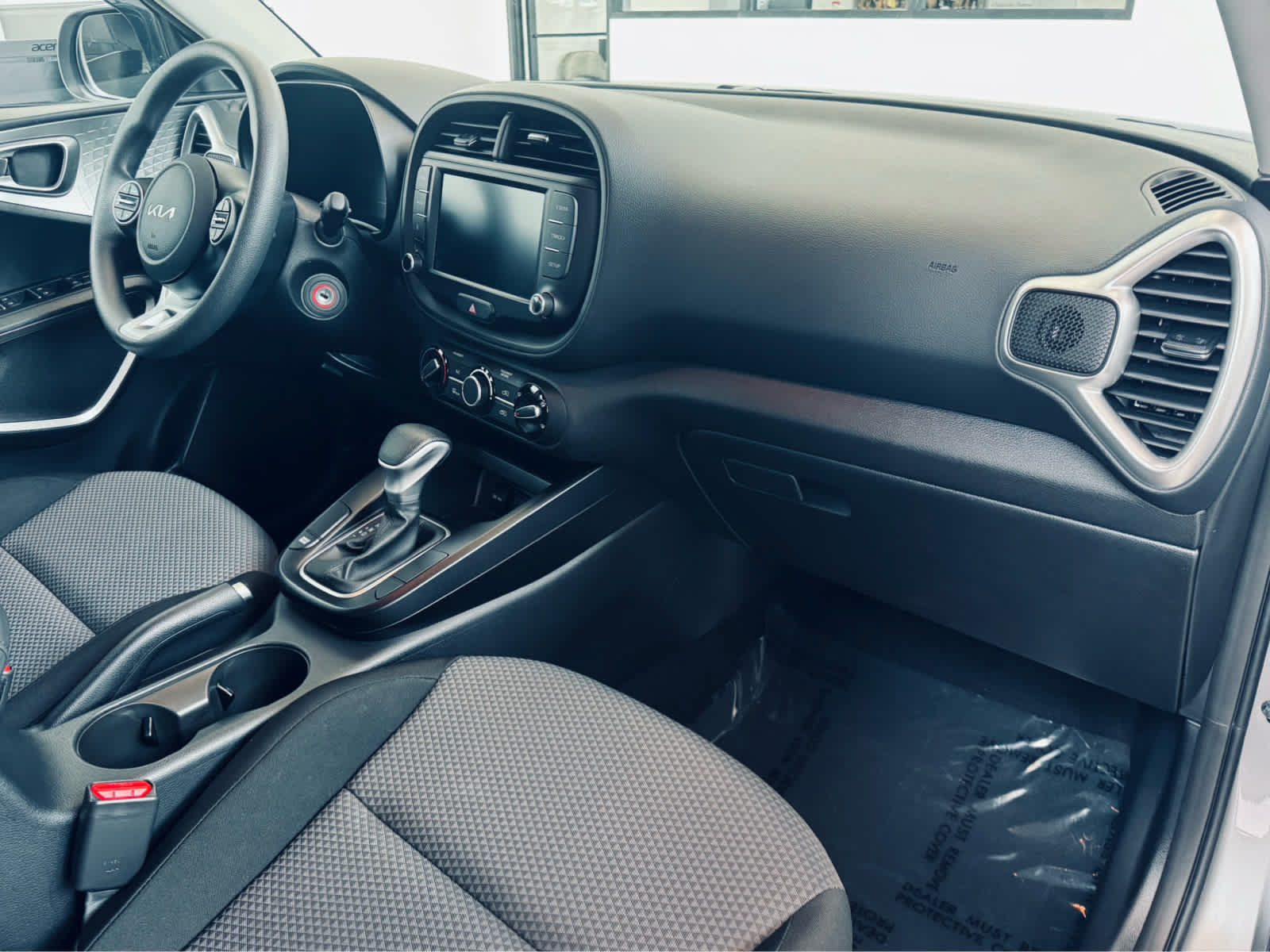 Used 2023 Kia Soul LX w/ LX Technology Package FWD image 13