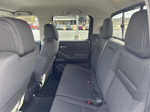 Used 2022 Nissan Frontier SV image 18