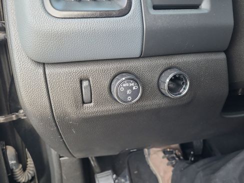 Used 2022 Chevrolet Colorado Z71 w/ Z71 Midnight Edition image 22