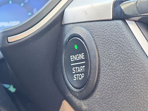 Used 2022 Ford Escape SEL w/ Technology Package image 22