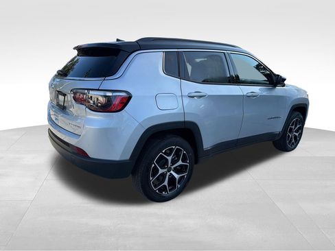 Used 2026 Jeep Compass Limited AWD/4WD image 7