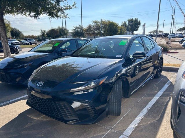 Used 2025 Toyota Camry SE FWD image 6