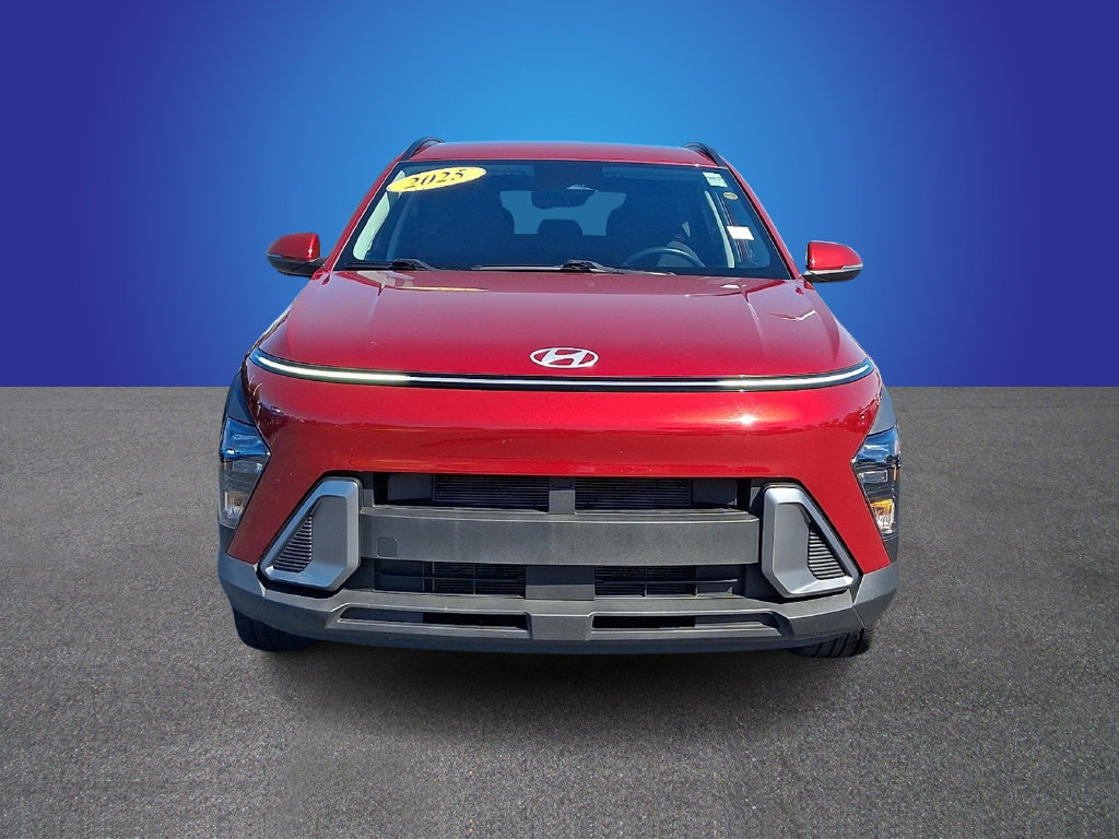 Used 2025 Hyundai Kona SEL AWD/4WD image 2