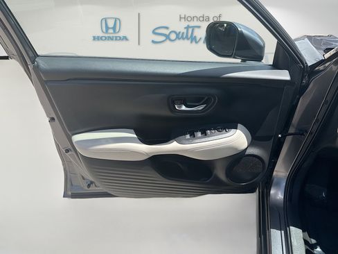 Used 2024 Honda HR-V LX image 19