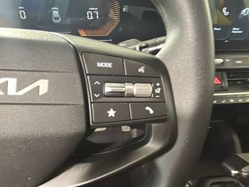 Used 2025 Kia K4 FWD image 16