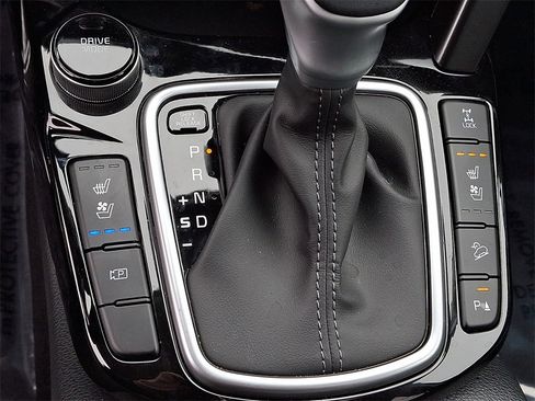 Certified 2025 Kia Seltos SX w/ SX Sunroof Package image 26