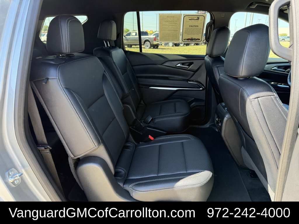 Used 2025 Chevrolet Traverse LT FWD image 30