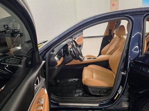 Used 2022 Genesis G70 3.3T AWD/4WD image 13