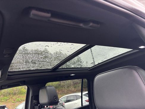 Used 2023 GMC Yukon XL Denali image 9