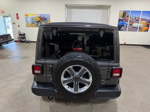 Used 2020 Jeep Wrangler Unlimited Sahara w/ Uconnect 4C Nav & Sound Group AWD/4WD image 17