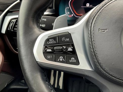 Used 2023 BMW M550i xDrive w/ Dynamic Handling Package image 22