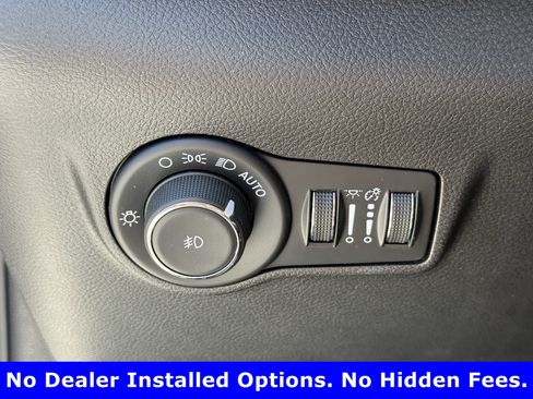 Used 2025 Jeep Compass Trailhawk AWD/4WD image 27