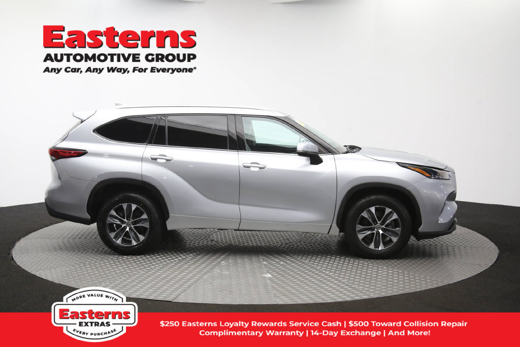 Used 2021 Toyota Highlander XLE FWD image 51