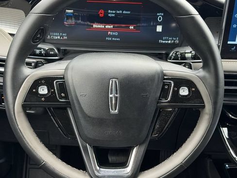 Used 2025 Lincoln Corsair FWD image 15