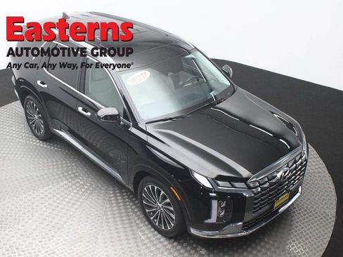 Used 2023 Hyundai Palisade Calligraphy w/ Cargo Package AWD/4WD image 3