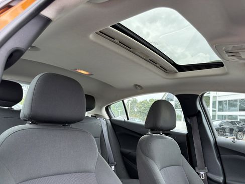 Used 2017 Chevrolet Cruze LT w/ Sun And Sound Package FWD image 31