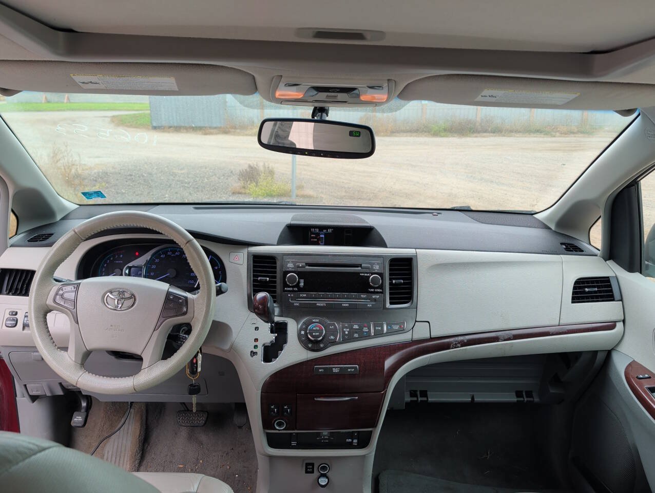 Used 2011 Toyota Sienna XLE w/ Entertainment Pkg FWD image 29