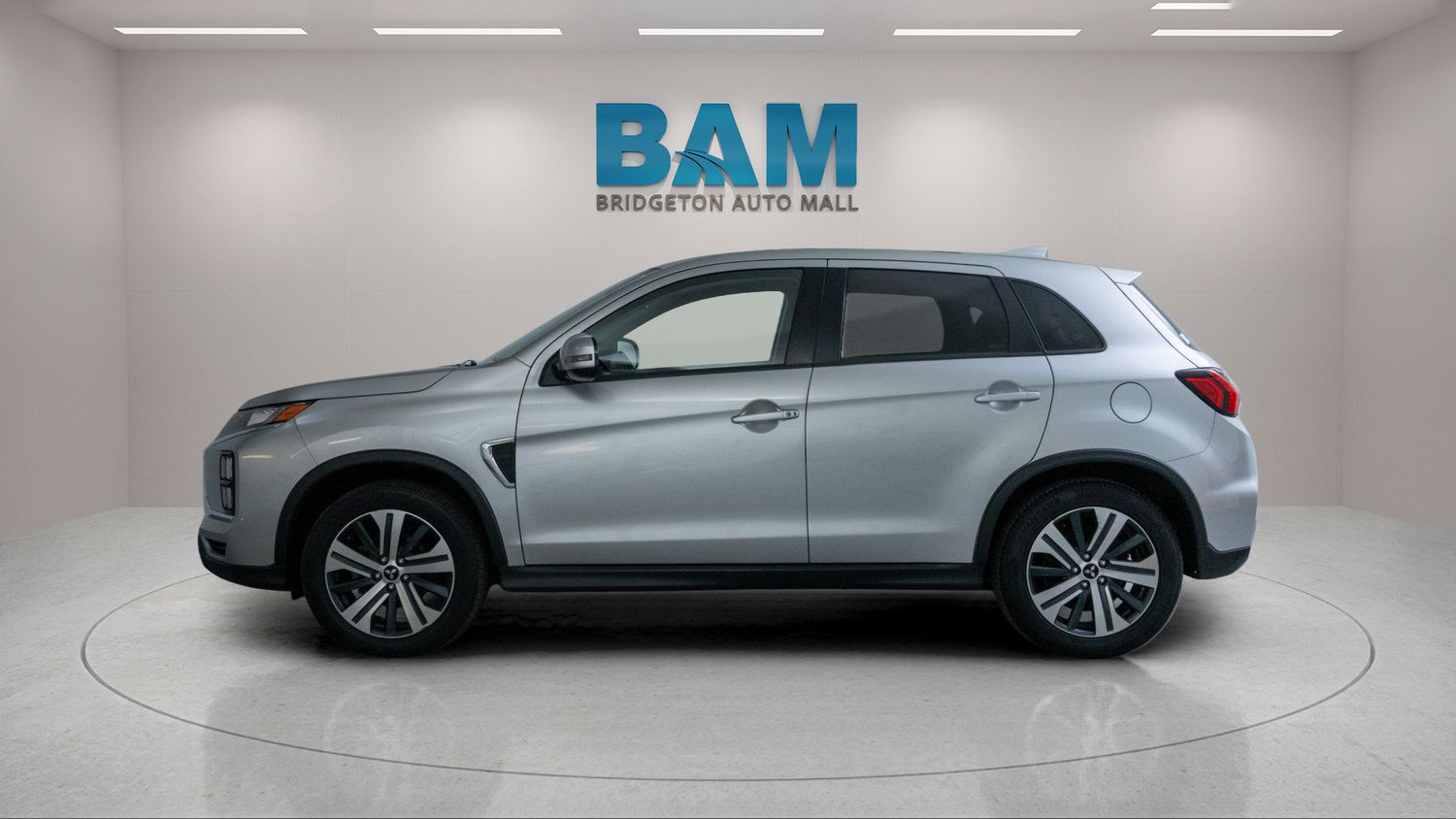 Used 2024 Mitsubishi Outlander Sport SE AWD/4WD image 4