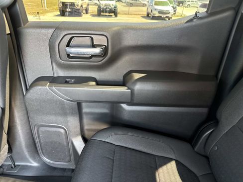 Used 2021 Chevrolet Silverado 1500 LT AWD/4WD image 18