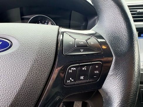 Used 2017 Ford Explorer XLT w/ Equipment Group 201A AWD/4WD image 20