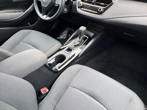 Used 2022 Toyota Corolla LE w/ Carpet Mat Package (TMS) image 4