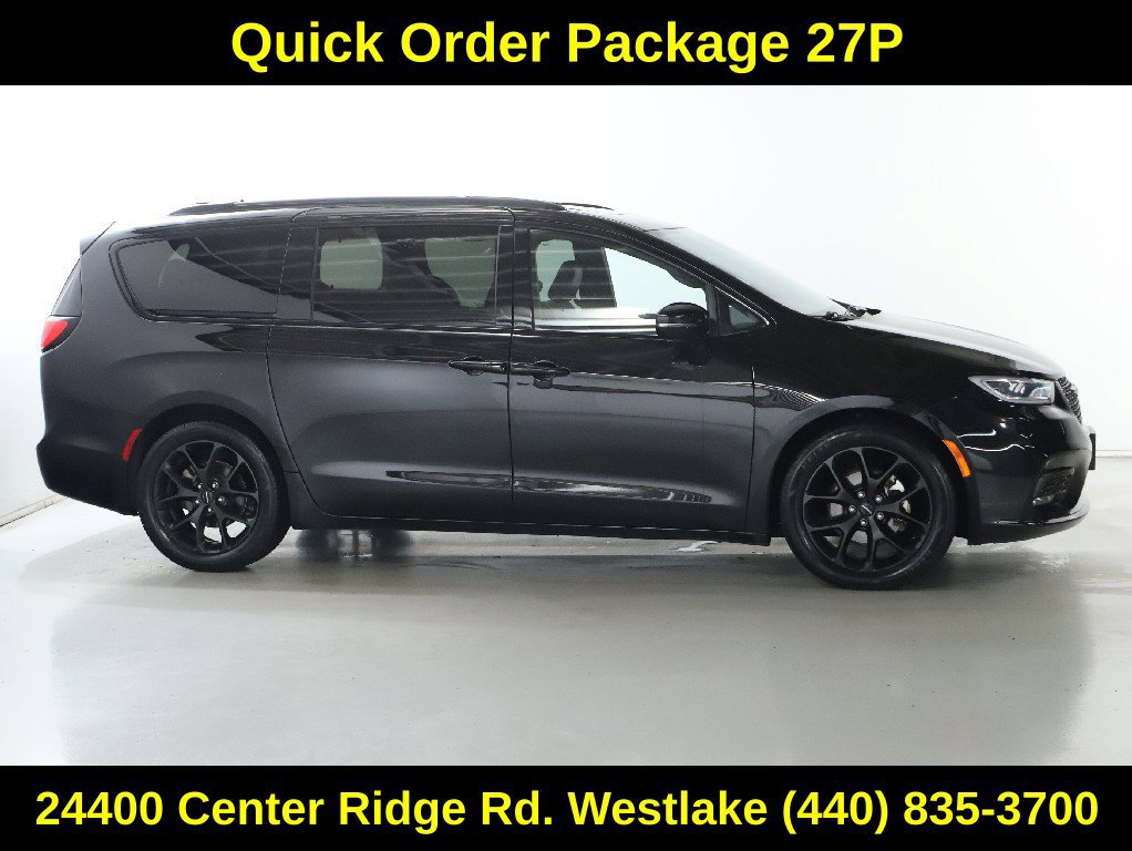 Used 2025 Chrysler Pacifica Limited FWD image 11