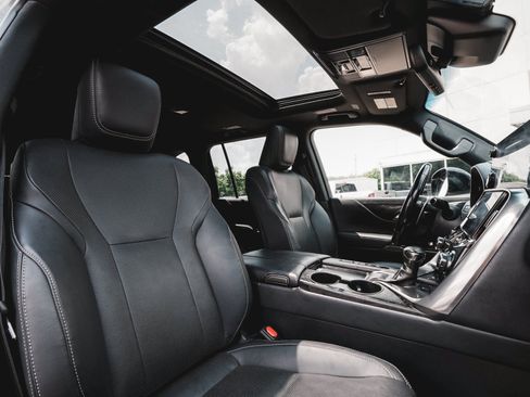 Used 2022 Lexus LX 600 4WD w/ Appearance Package image 41
