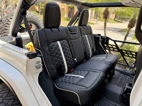 Used 2026 Jeep Wrangler Unlimited Sahara AWD/4WD image 22
