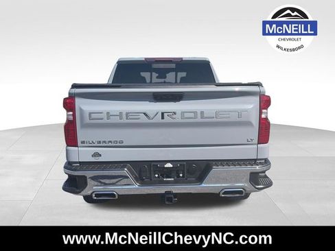 Used 2024 Chevrolet Silverado 1500 LT w/ Z71 Off-Road Package AWD/4WD image 7